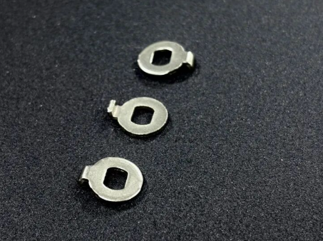 How Does Fastener Preload Affect Washer Performance in Mechanical Assemblies?
